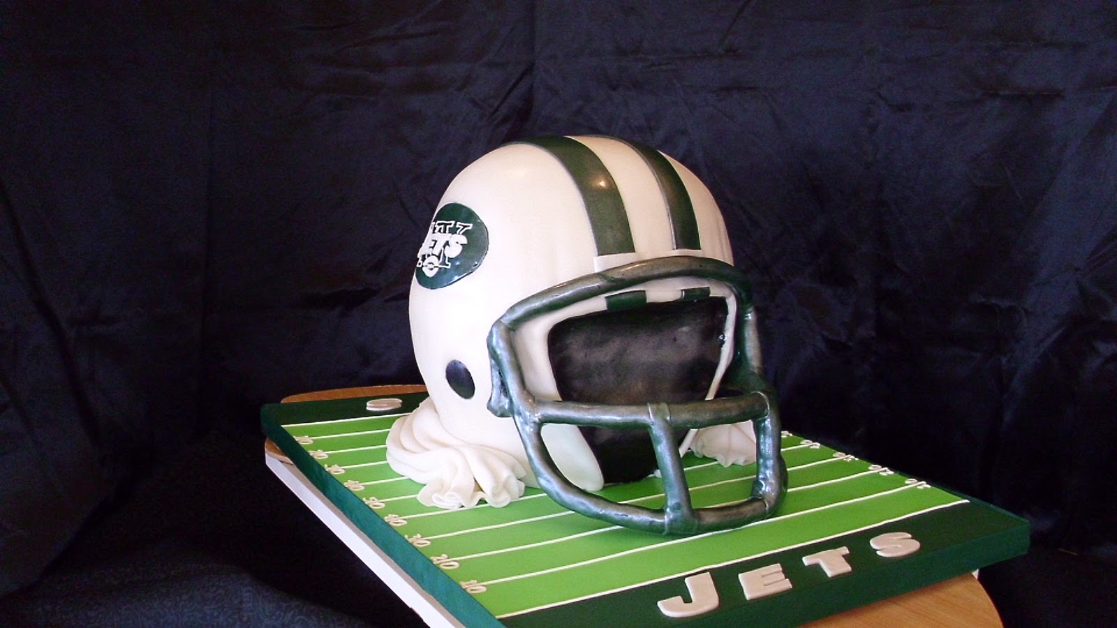 Football Helmet Cakes – Decoration Ideas | Little Birthday Cakes