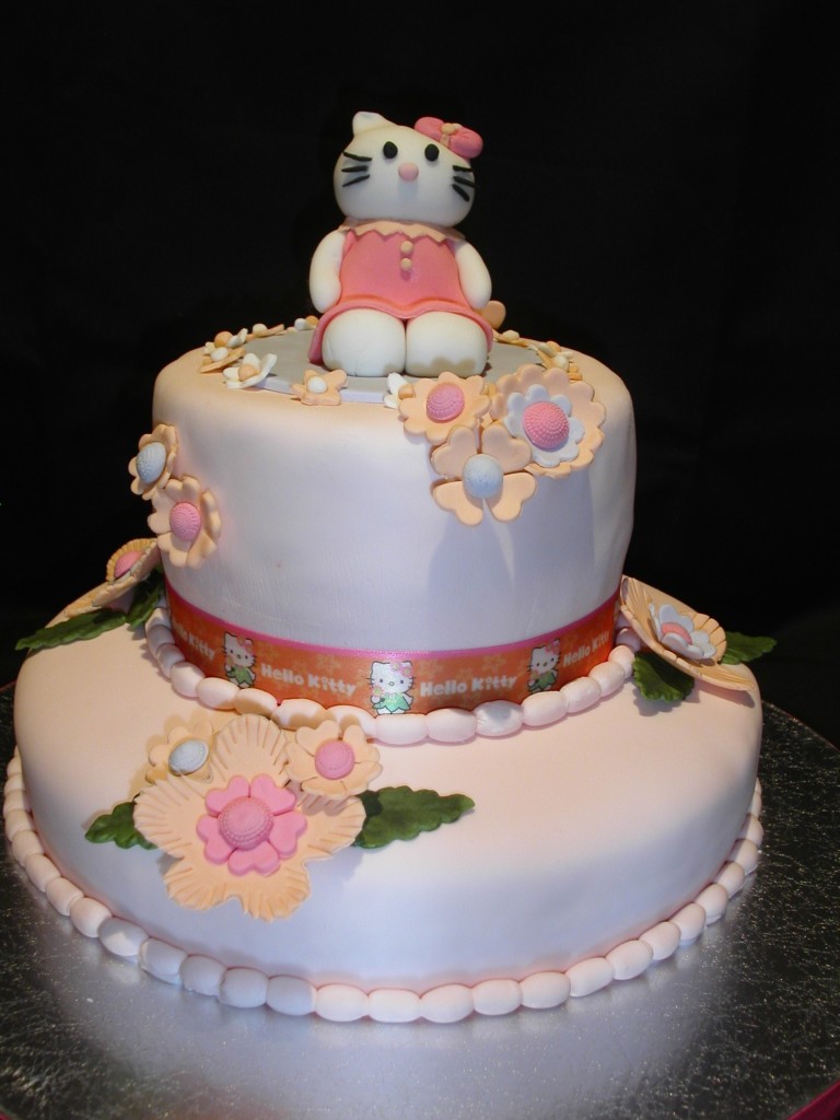 Birthday Cake Hello Kitty