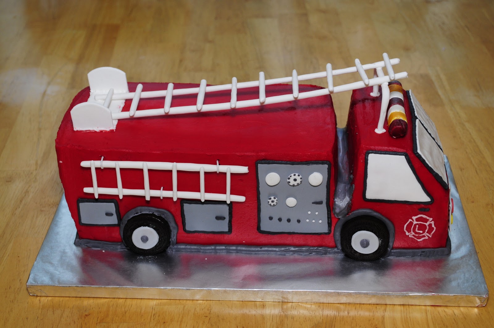 Fire Truck Cakes – Decoration Ideas | Little Birthday Cakes