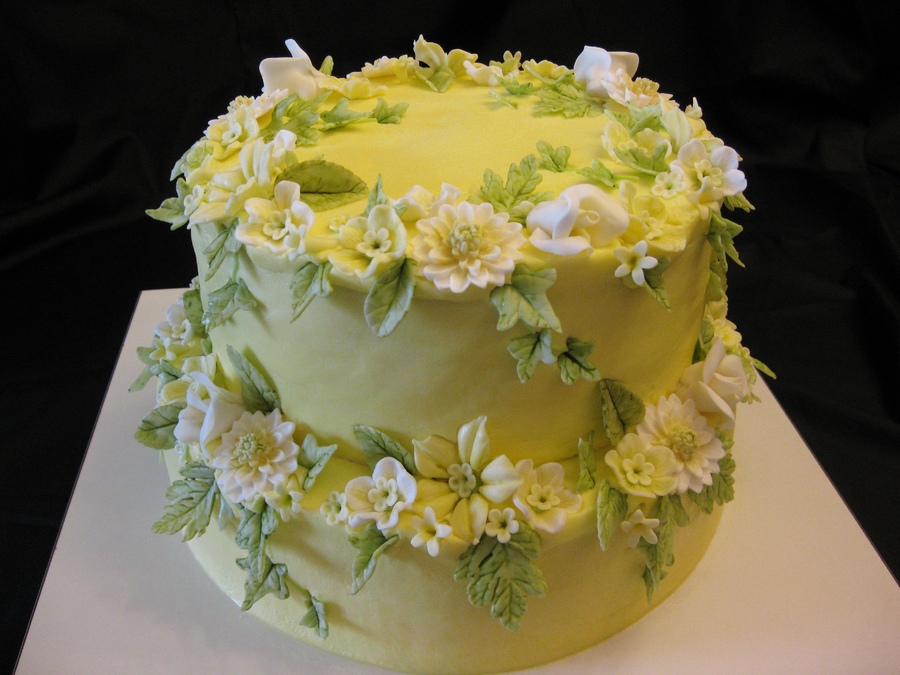 Flowers For Wedding Cakes