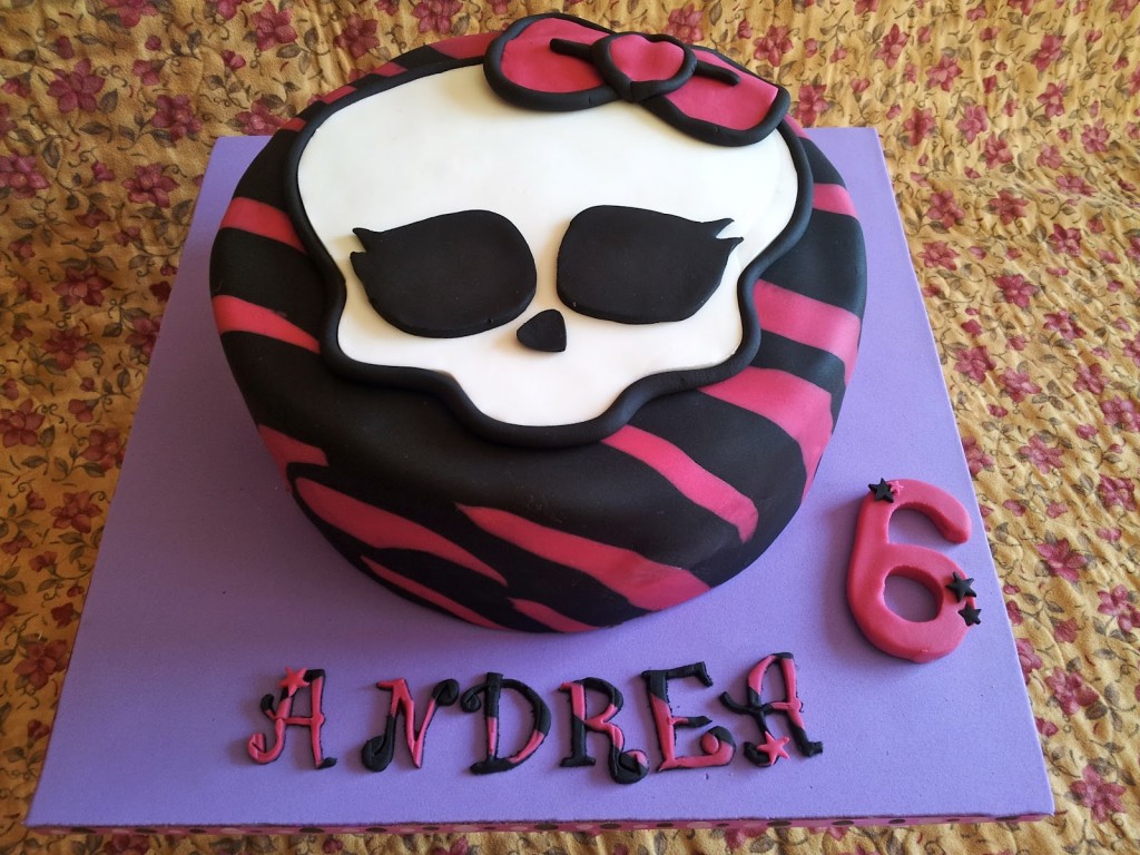 Images of Monster High Birthday Cakes