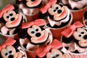 Minnie Mouse Cakes and Cupcakes