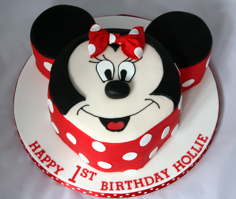 Minnie Mouse Head Cake