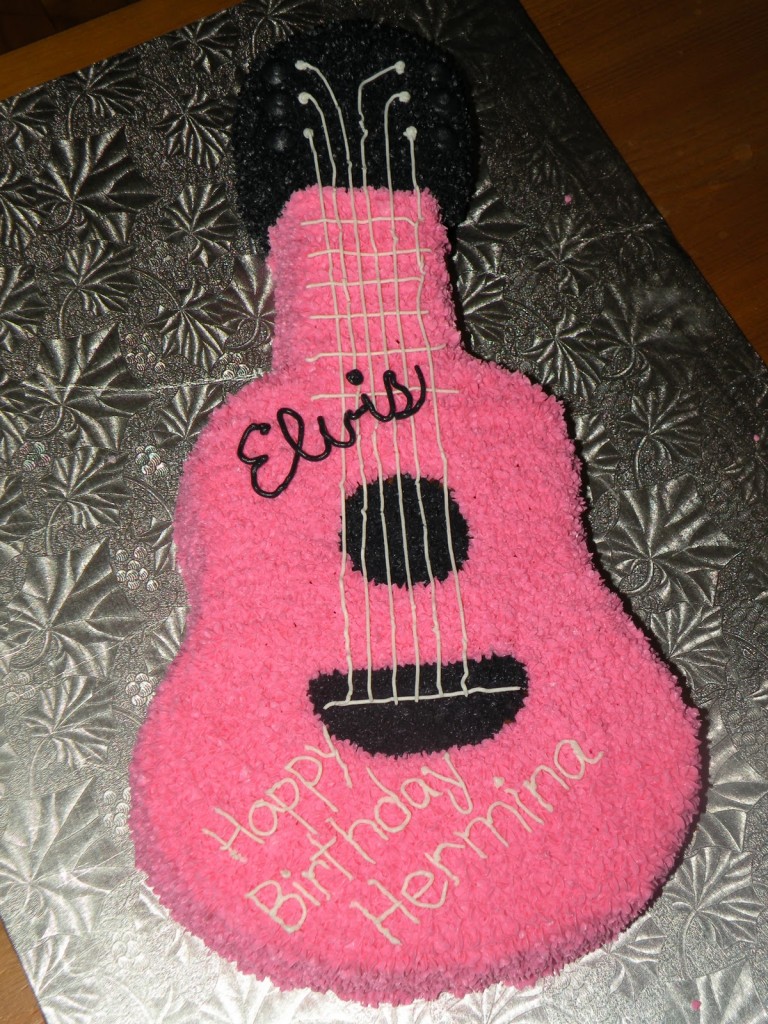 Pictures of Guitar Cake