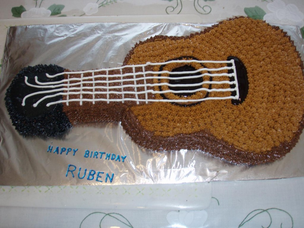 Pictures of Guitar Cakes