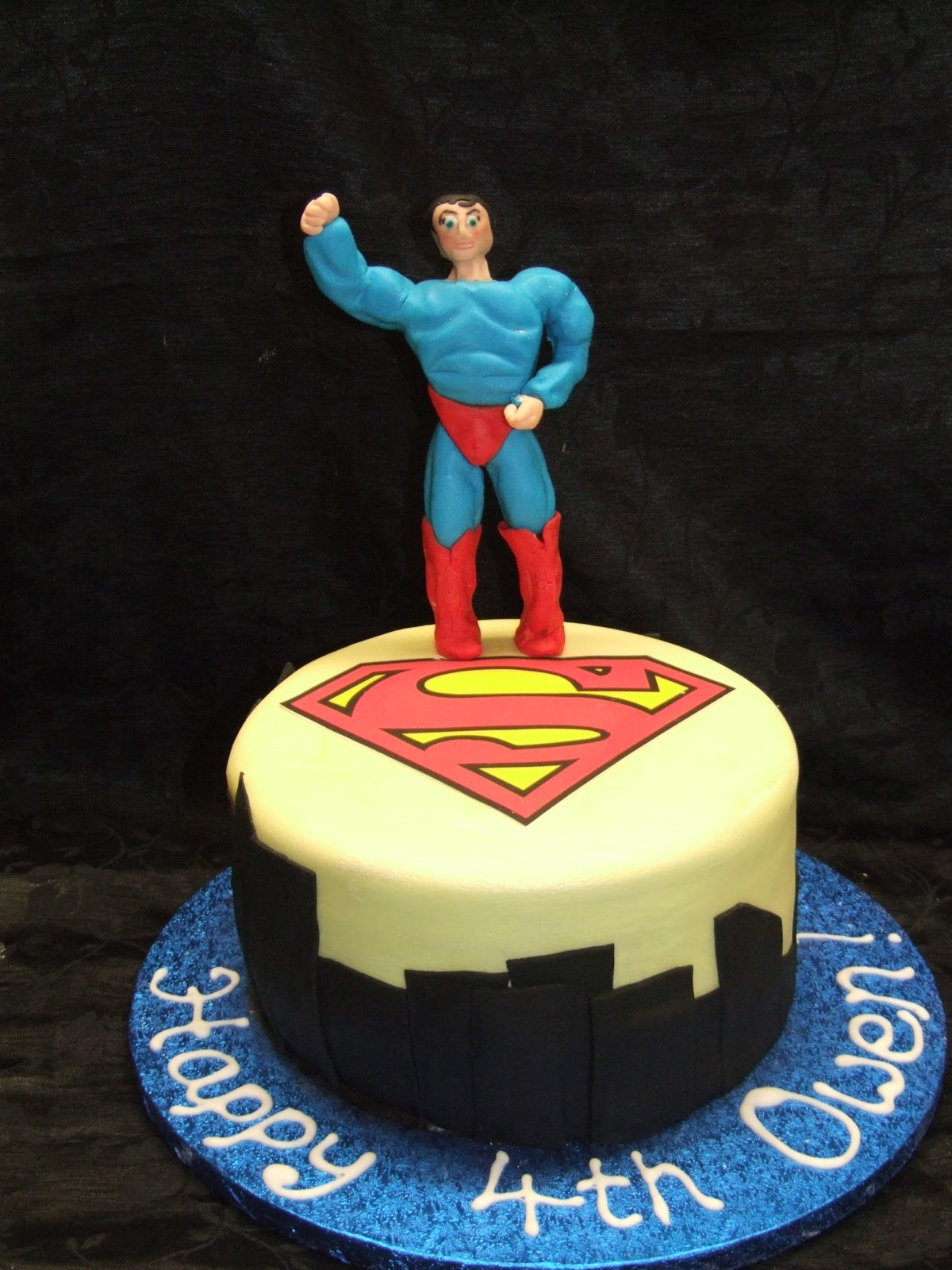 Superman Cake - CakeCentral.com