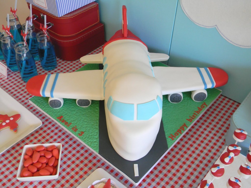 Airplane Cake Designs
