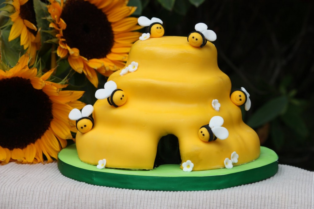 Bumble Bee Cake Ideas