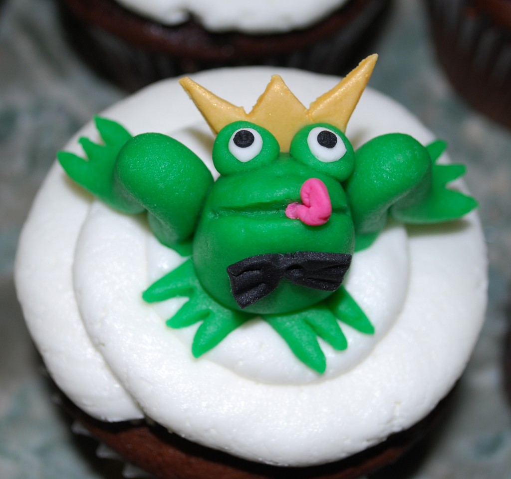 Frog Cupcake Cake