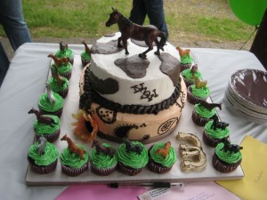 Horse Cupcake Cake Images