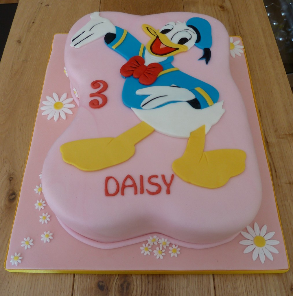 Donald Duck Cake Decoration