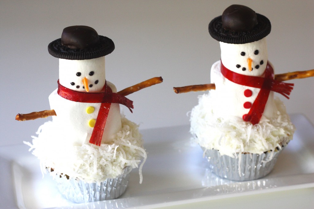 Snowman Cupcake Cake