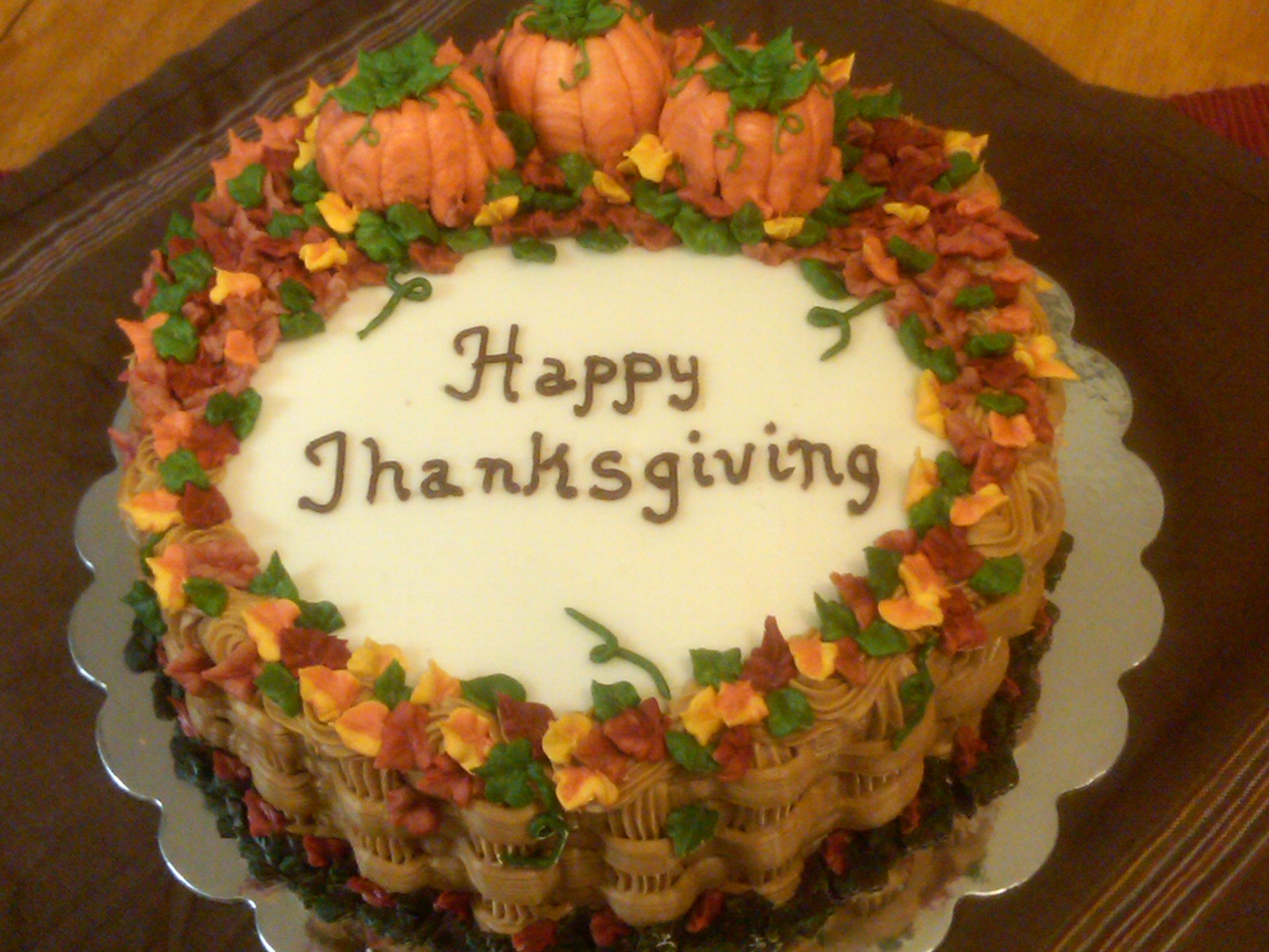 Easy Thanksgiving Cake Decorating - Cute And Simple Thanksgiving Cake Idea Thanksgiving Cakes Turkey Cake Thanksgiving Desserts / Special thanks to our vendor partners for this project: