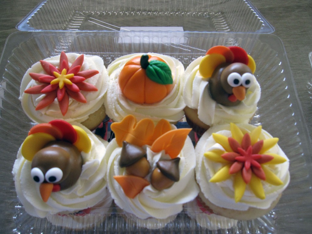 Thanksgiving Cakes and Cupcakes