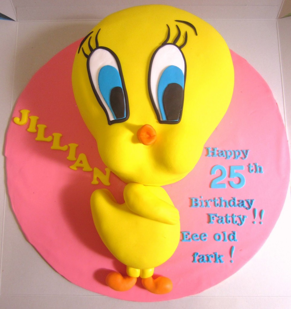 Tweety Bird Cake Decoration